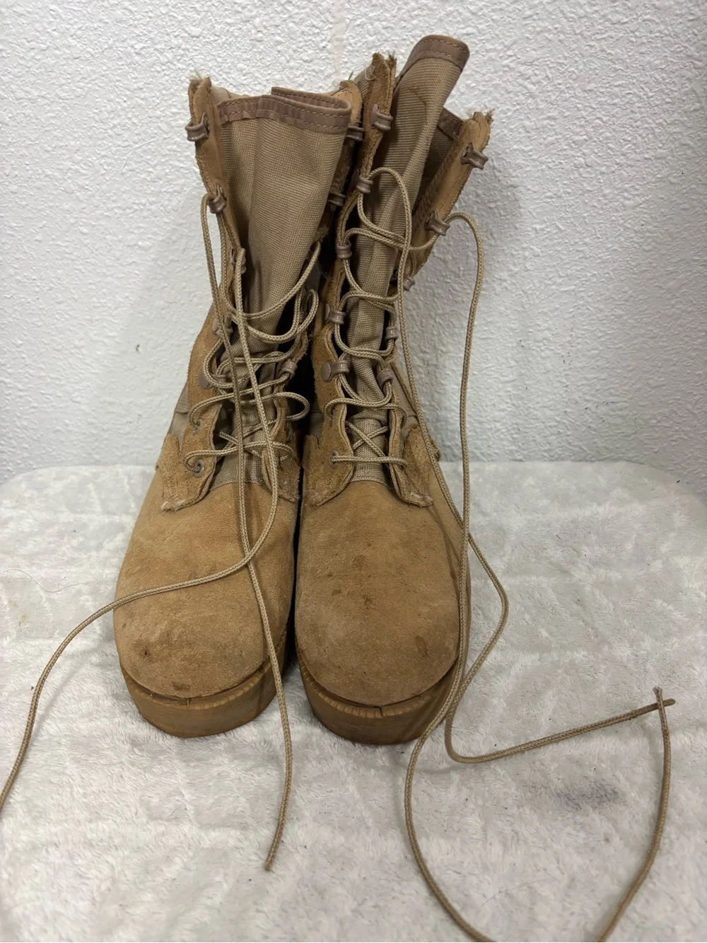 Vintage Tan Military Desert Combat Boots Vibram Sole Distressed Approx 8–8.5